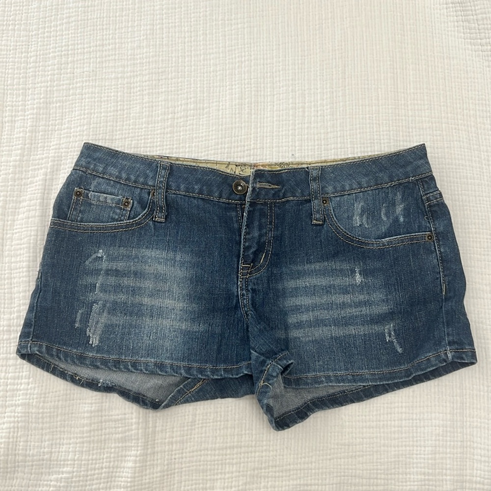 Zana Di Jean distressed shorts size 9.